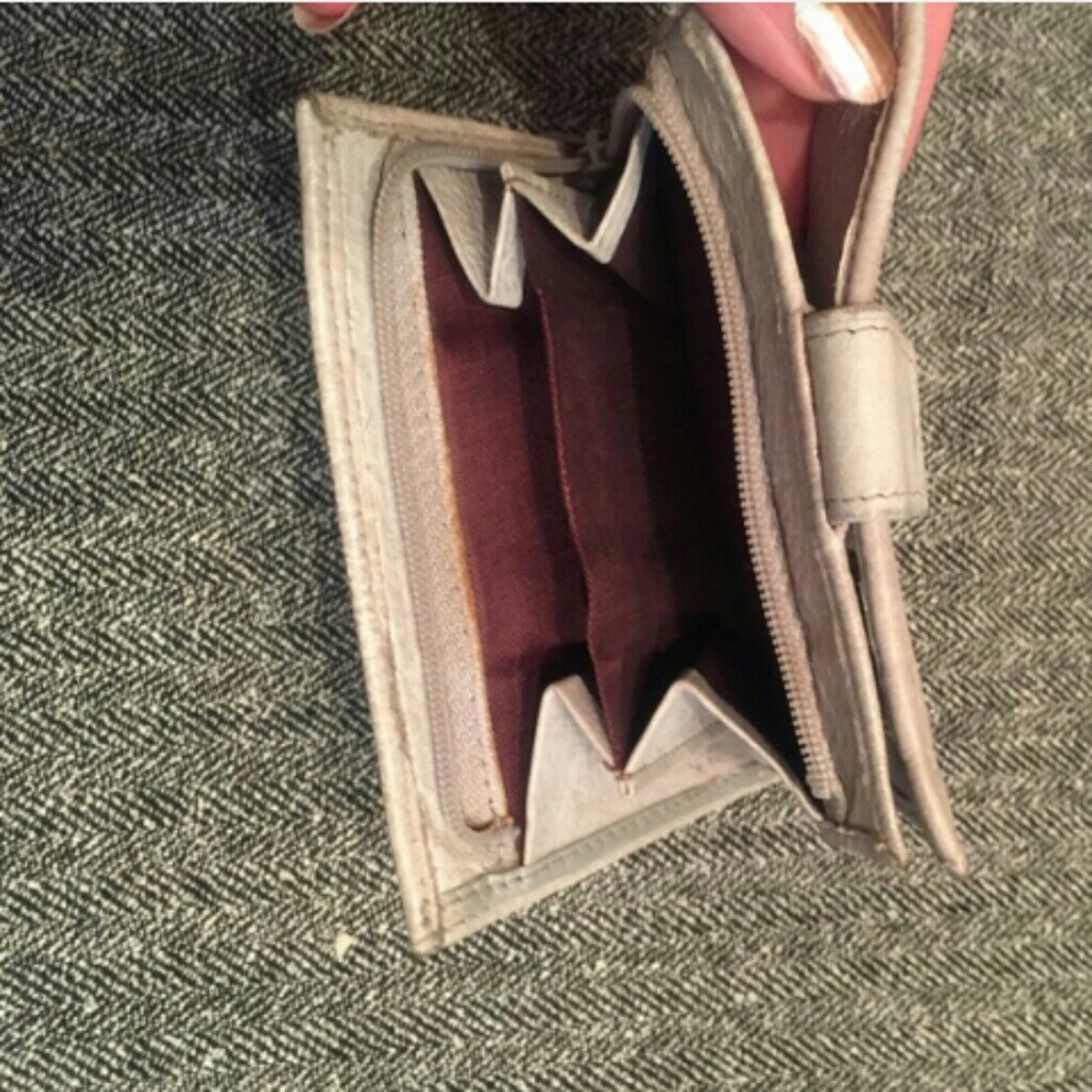 KENNETH COLE wallet - Picture 2 of 4